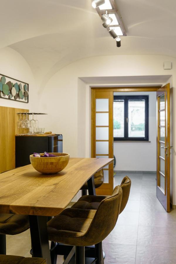 Guest House Zerjal Podnanos ภายนอก รูปภาพ