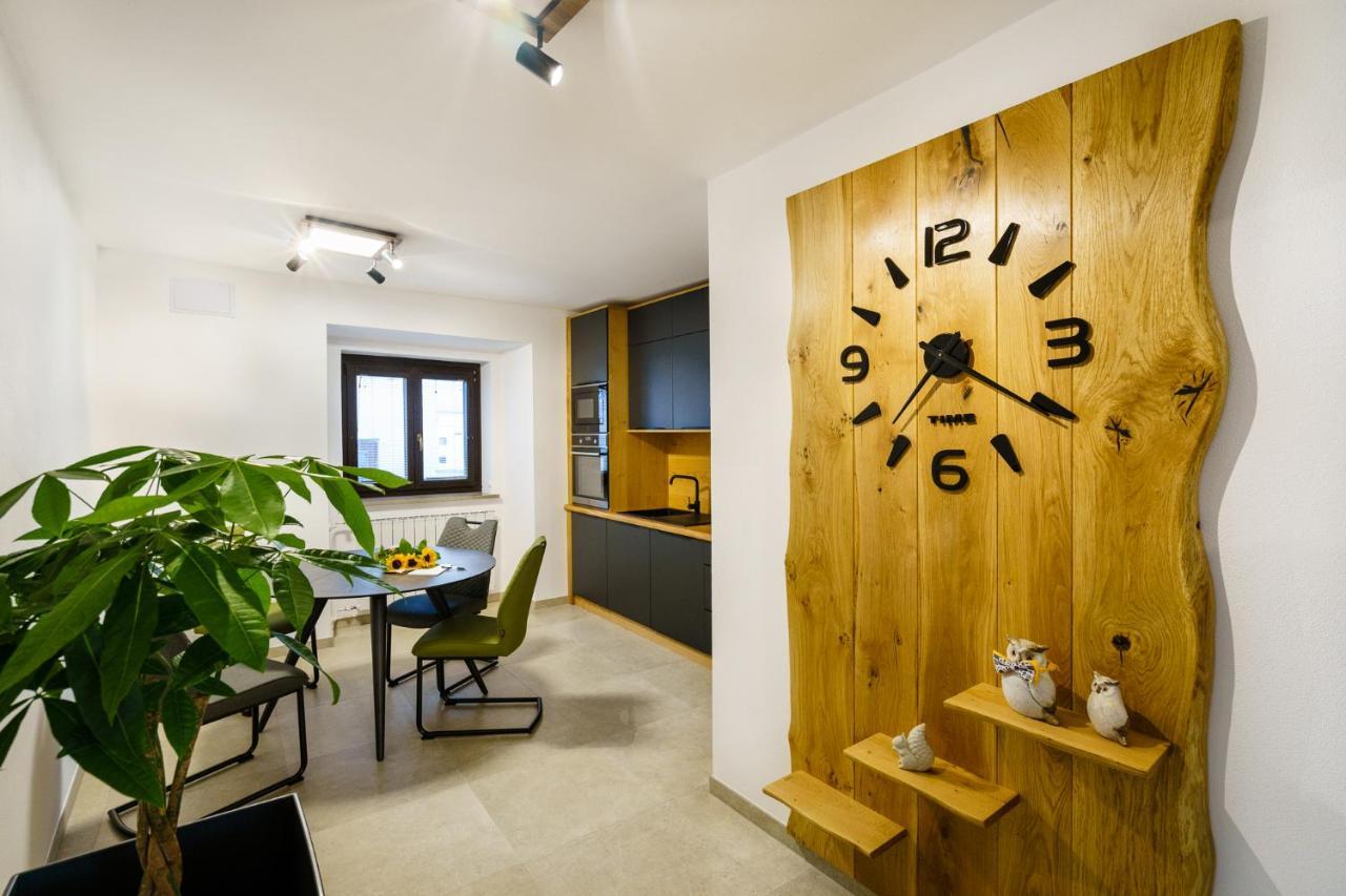 Guest House Zerjal Podnanos ภายนอก รูปภาพ